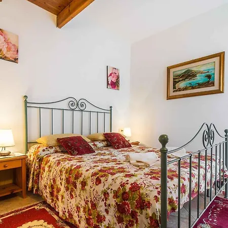 Apartment In - Nuoro Provinz 36640